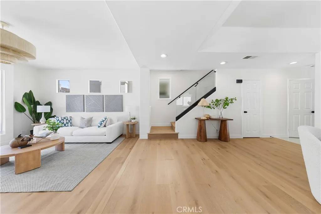 Huntington Beach, CA 92648,204 Lincoln Ave