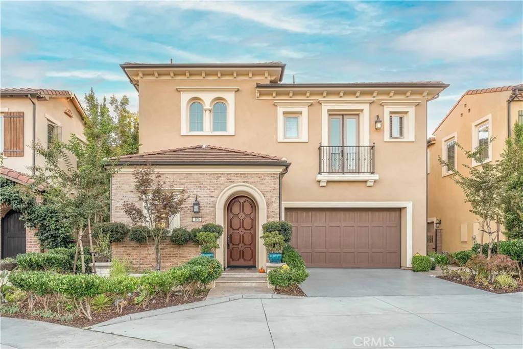 Irvine, CA 92602,106 Long Fence