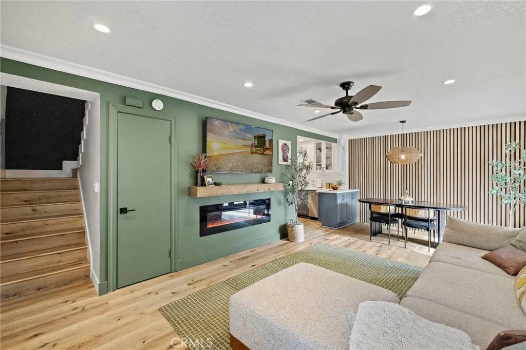 Anaheim Hills, CA 92807,230 S Plaza De Domingos