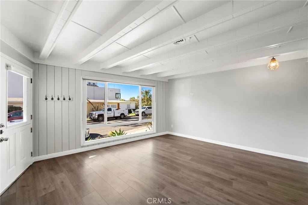 Corona Del Mar, CA 92625,3212 2nd Avenue