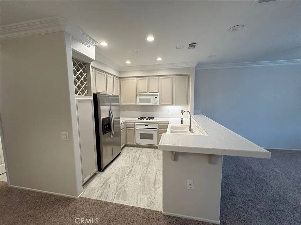 Lake Forest, CA 92679,28512 Sorano