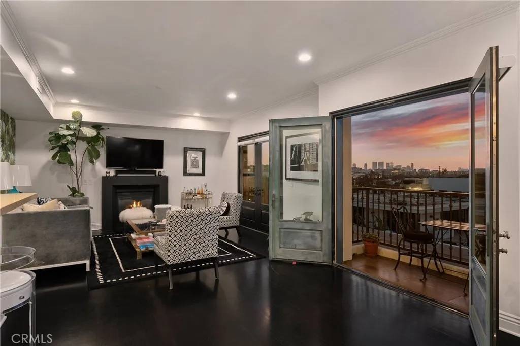 West Hollywood, CA 90069,718 N Croft Avenue #PH1