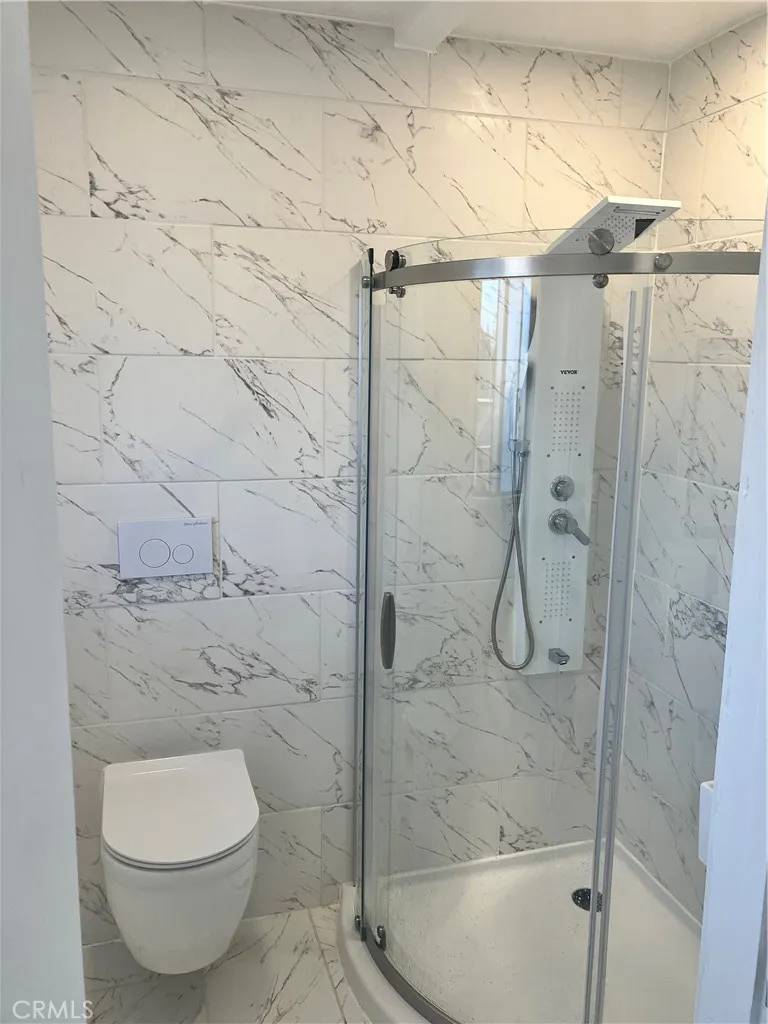 Los Angeles, CA 90047,1818 W 81st