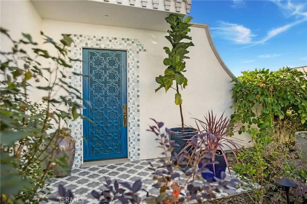 Laguna Beach, CA 92651,825 Coast View