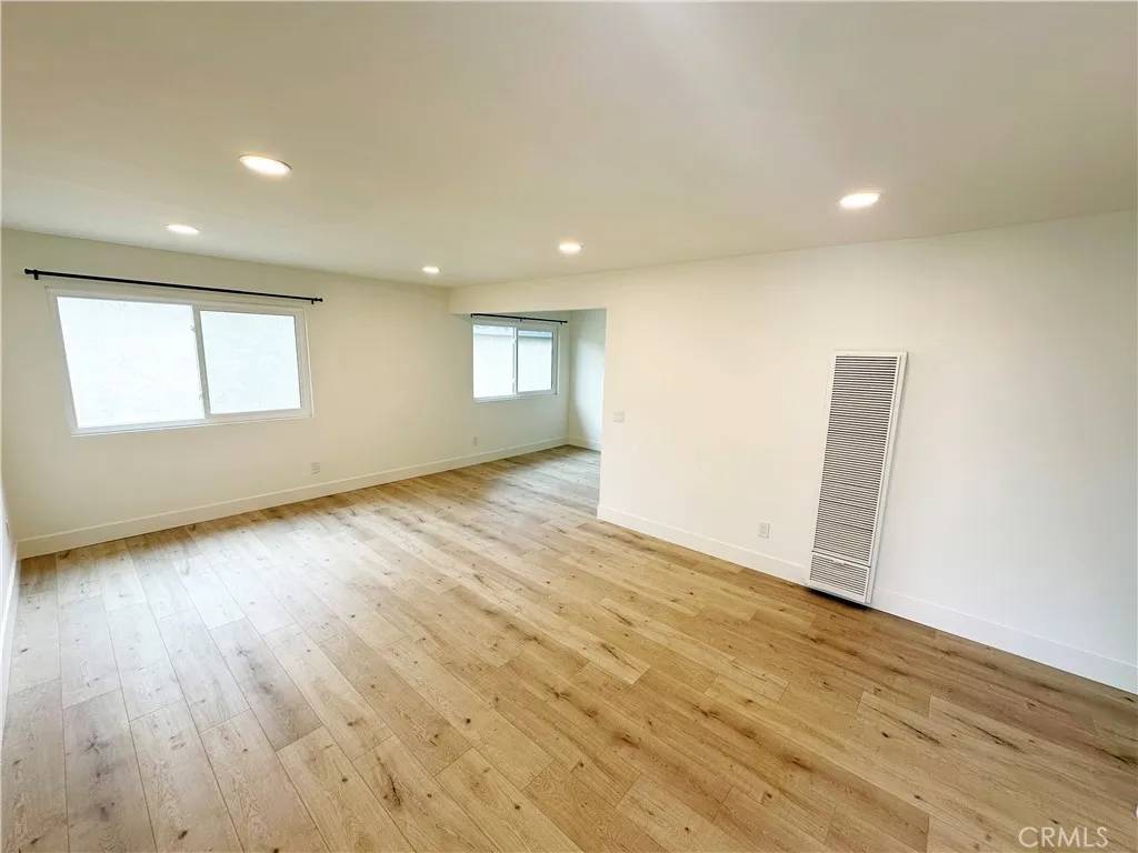 Huntington Beach, CA 92647,17412 Dairyview