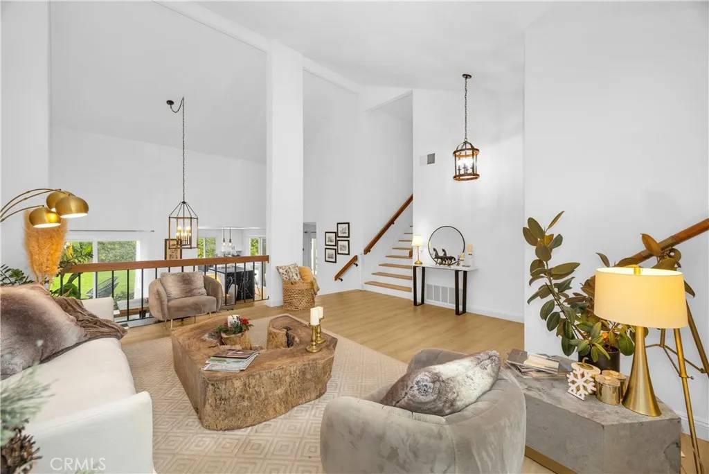 Mission Viejo, CA 92692,28001 Festivo