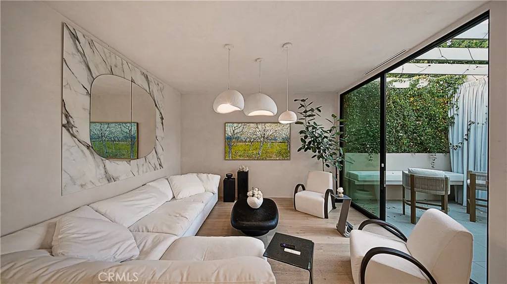 West Hollywood, CA 90048,8840 Ashcroft Avenue