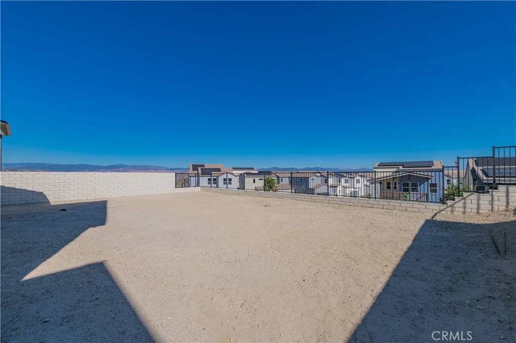 Valencia, CA 91381,27562 Juniper Lane