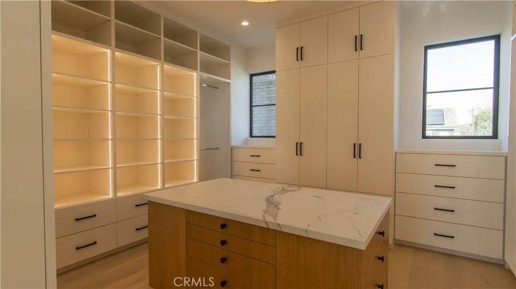 Newport Beach, CA 92663,600 Powell Place