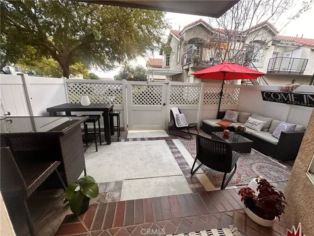 Rancho Santa Margarita, CA 92688,21 Silktassel