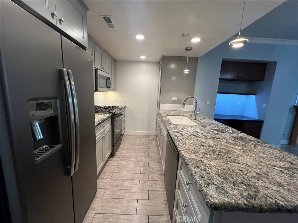 Fountain Valley, CA 92708,11630 Warner #414