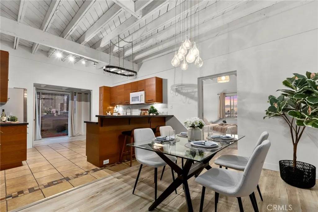 San Diego, CA 92101,941 W Hawthorn #9