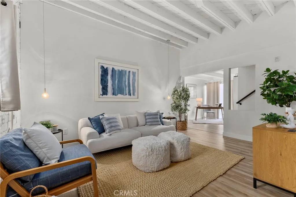 San Diego, CA 92101,941 W Hawthorn #9