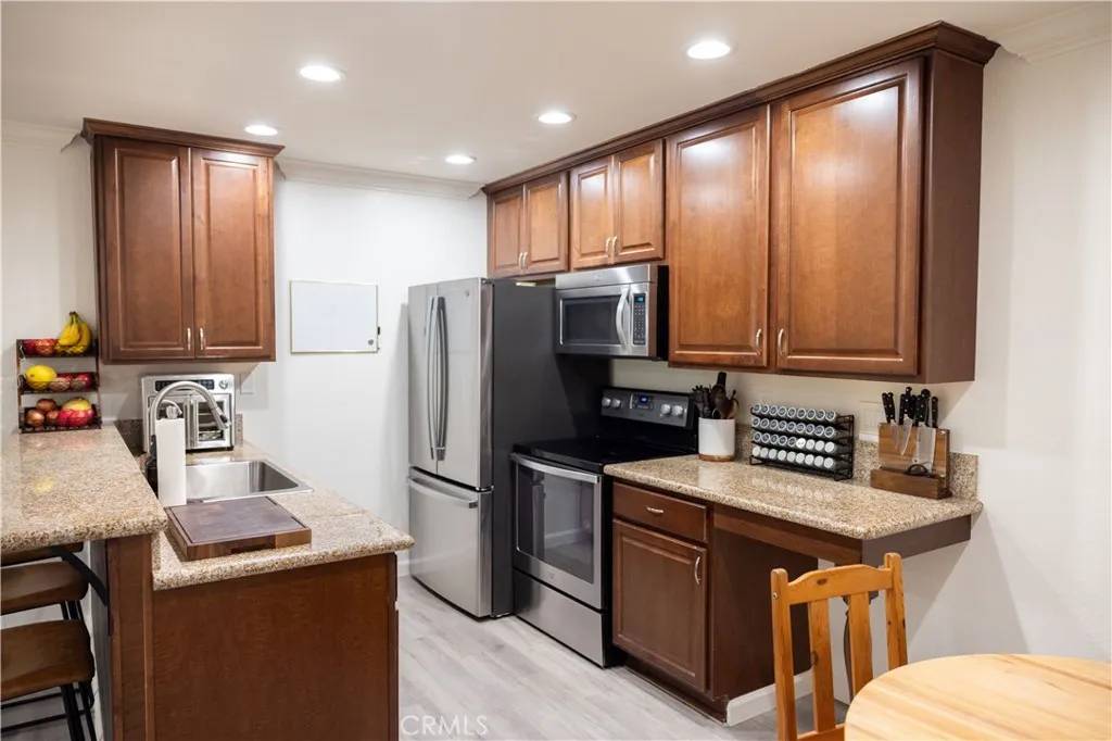 Lake Forest, CA 92630,21991 Rimhurst