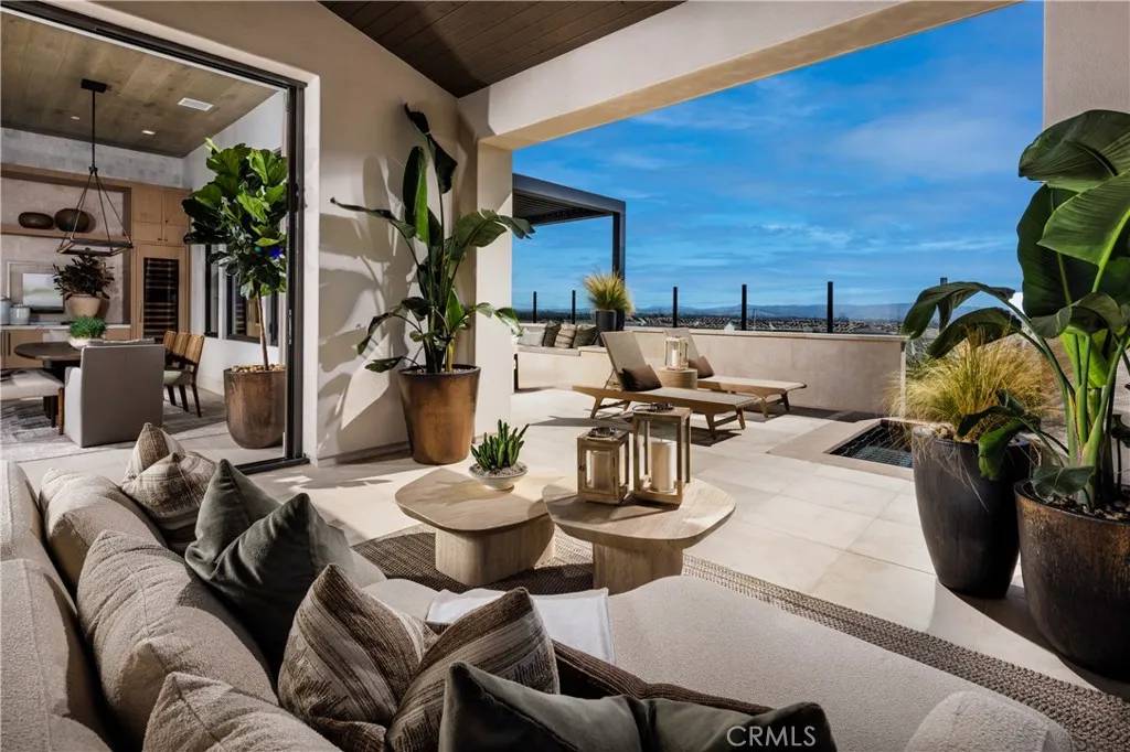 Irvine, CA 92602,552 PENINSULA