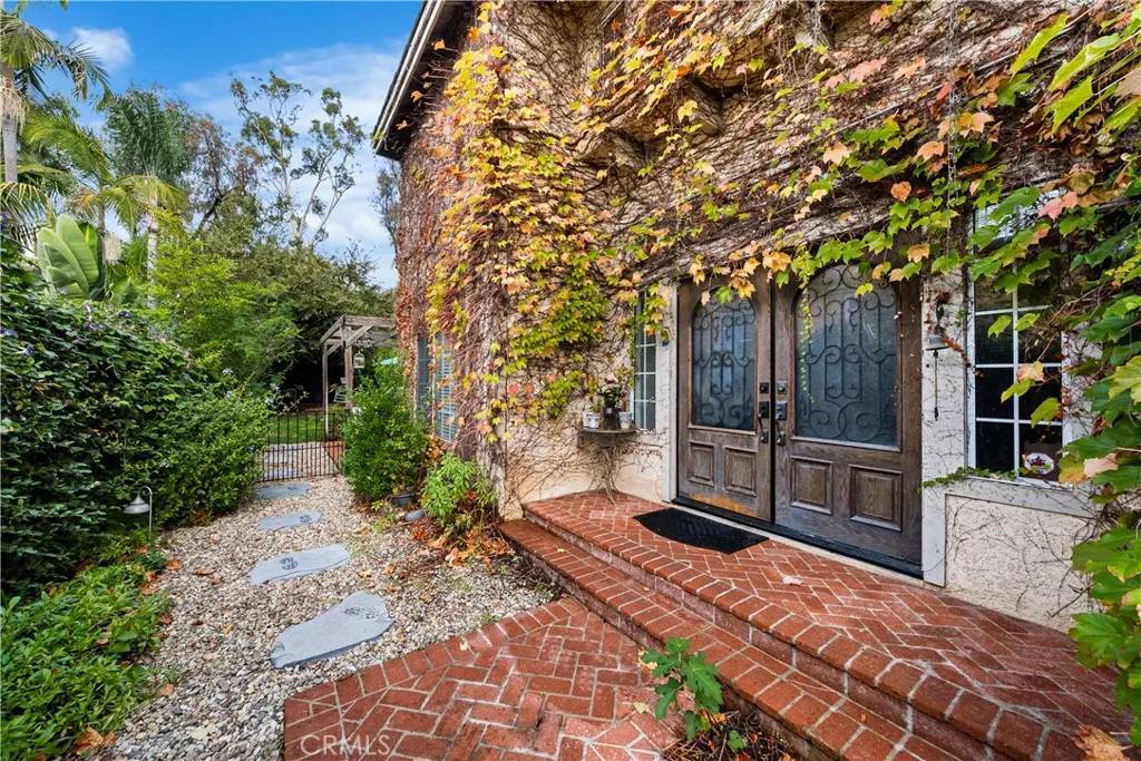 Laguna Hills, CA 92653,26792 Devonshire