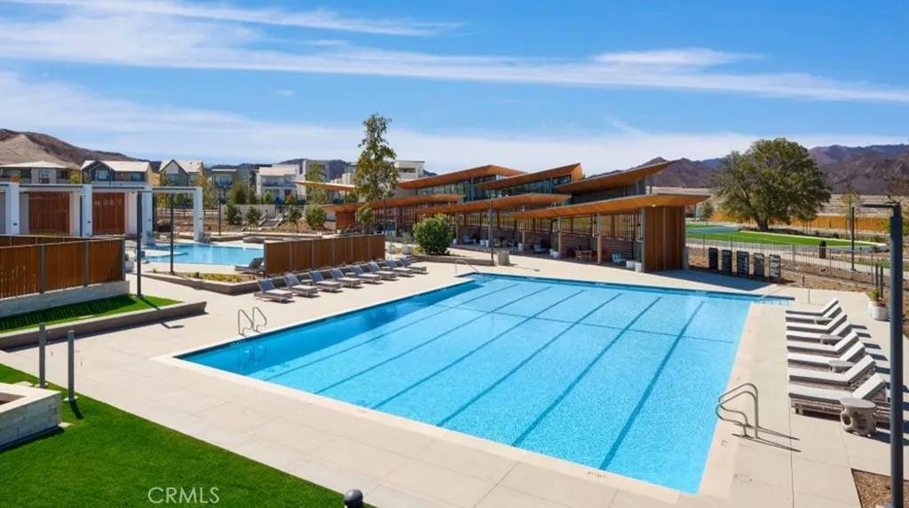 Valencia, CA 91381,27573 Millstone Place