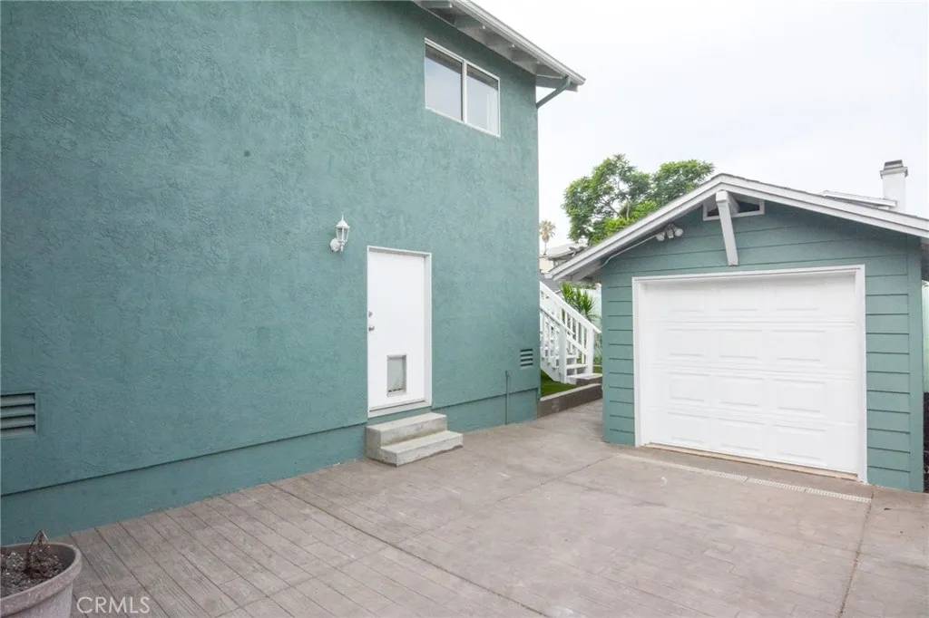 San Diego, CA 92107,2226 Etiwanda Street