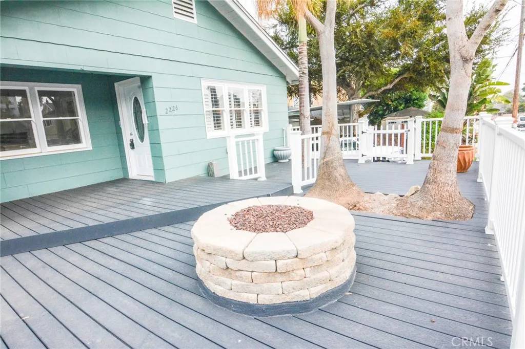 San Diego, CA 92107,2226 Etiwanda Street