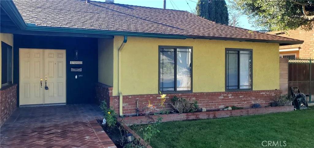 Costa Mesa, CA 92626,1193 Dorset