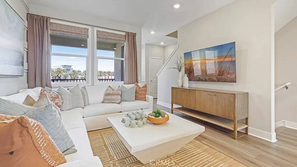 Anaheim, CA 92805,1770 E Park Street #24