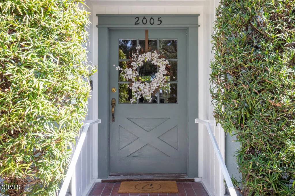 Altadena, CA 91001,2005 New York Drive