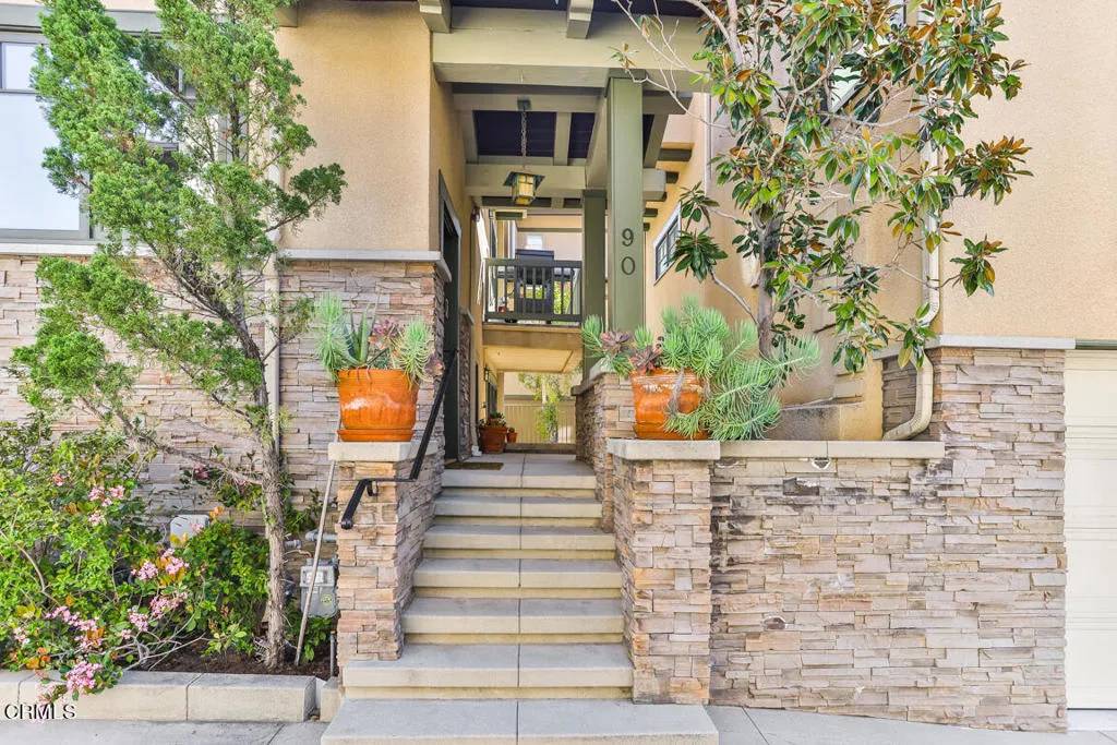 Sierra Madre, CA 91024,90 Esperanza Avenue