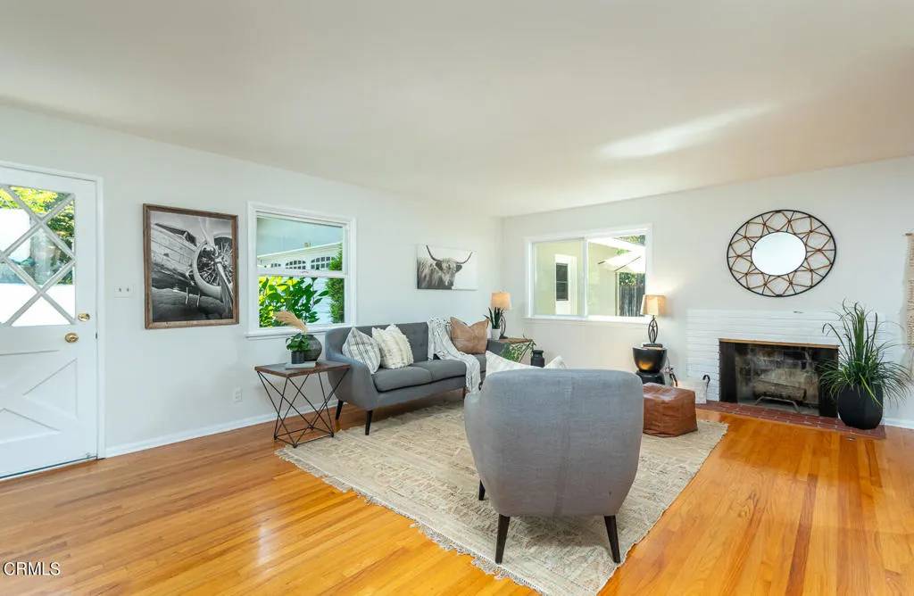 La Canada Flintridge, CA 91011,2118 Los Amigos Street