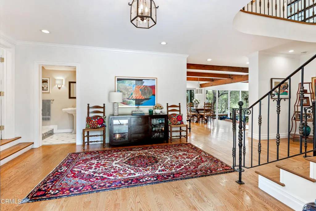 La Canada Flintridge, CA 91011,1201 Inverness Drive