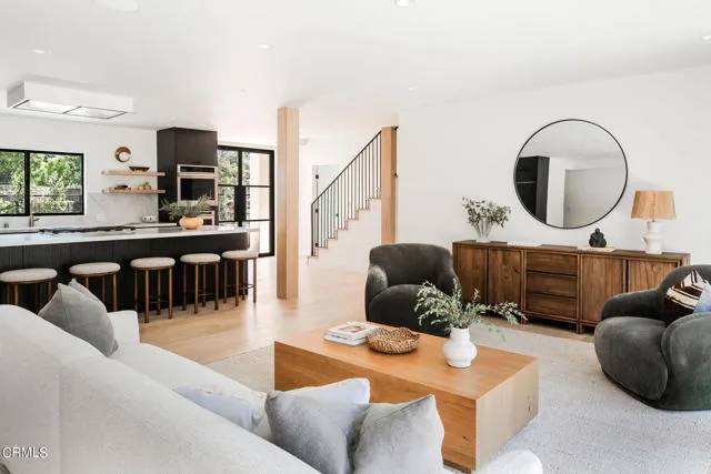 Woodland Hills, CA 91364,5115 Serrania Avenue