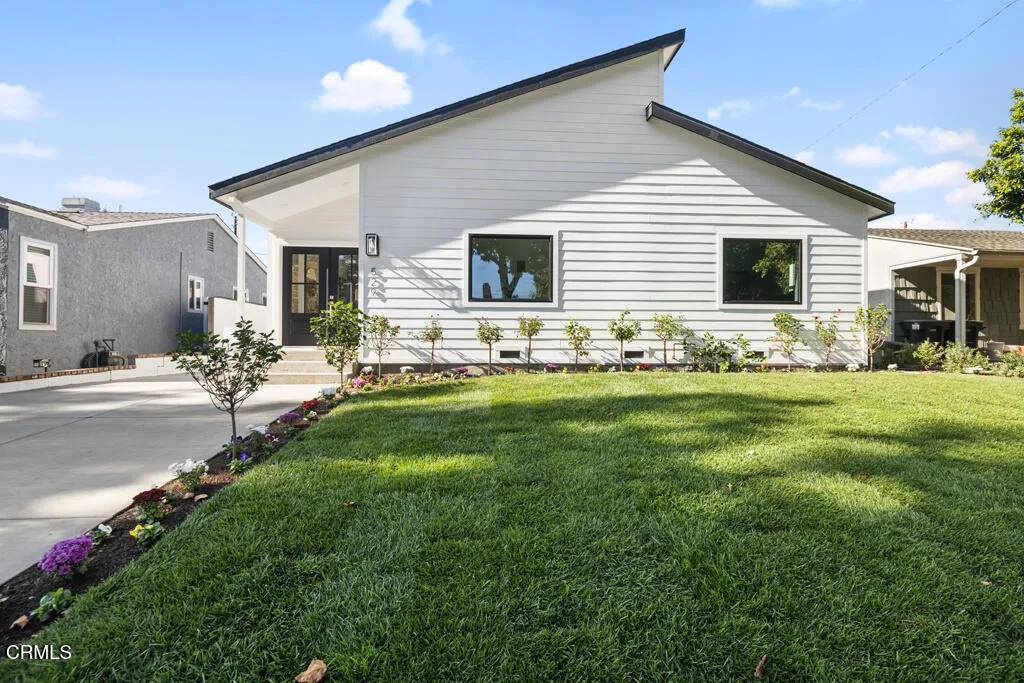 Burbank, CA 91506,529 N Griffith Park Drive