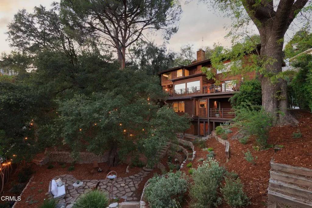 Glendale, CA 91207,1321 Cedar Court Road