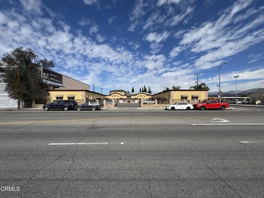 Sun Valley, CA 91352,11329 Sherman Way