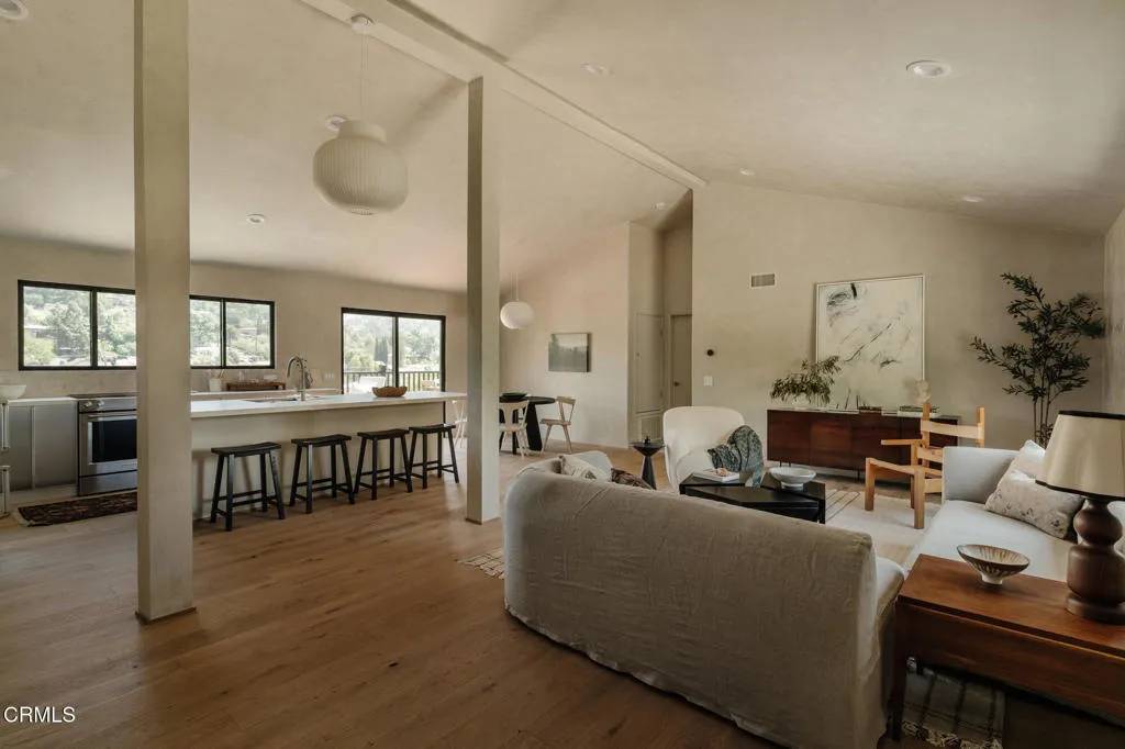 Los Angeles, CA 90065,2225 Cazador Drive