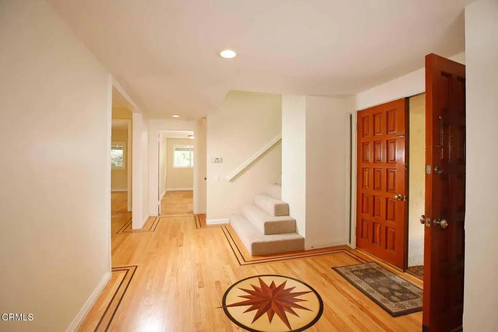 La Canada Flintridge, CA 91011,943 Bay Tree Road