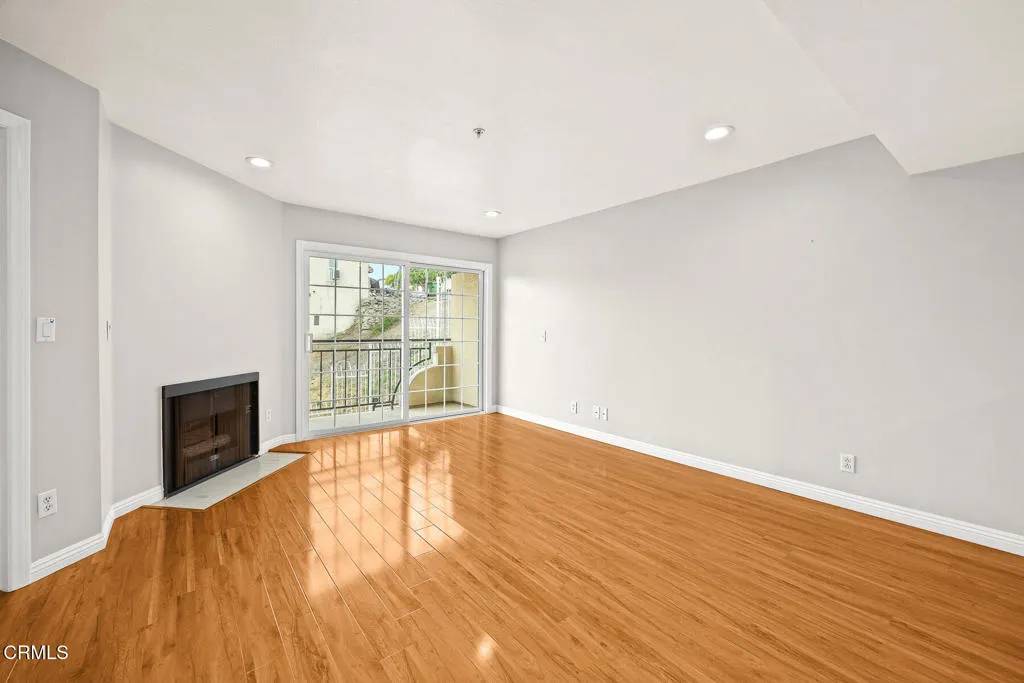 Los Angeles, CA 90032,4760 Templeton Street #3222