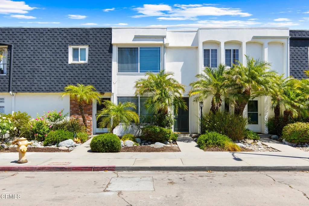 Toluca Lake, CA 91602,10801 Blix Street #2