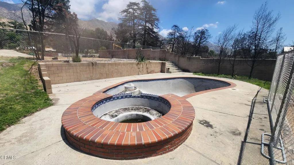 Altadena, CA 91001,576 Wapello