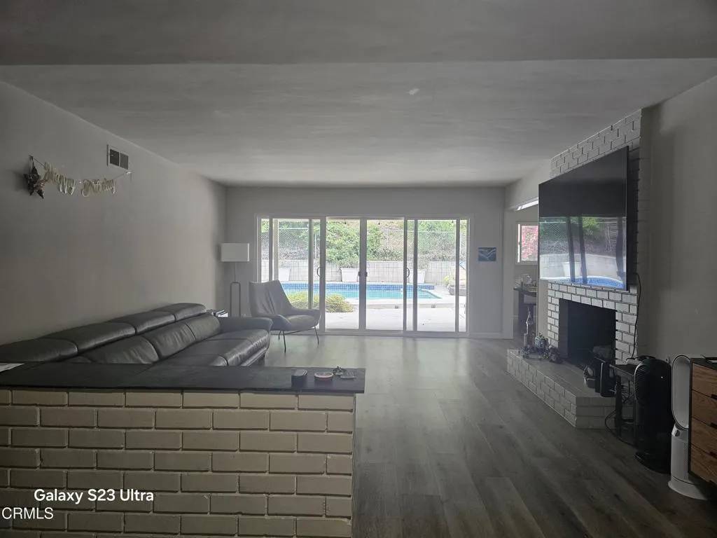 La Canada Flintridge, CA 91011,5222 Haskell Street
