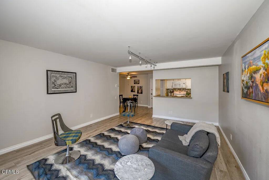 Los Angeles, CA 91316,5460 White Oak Avenue #E125