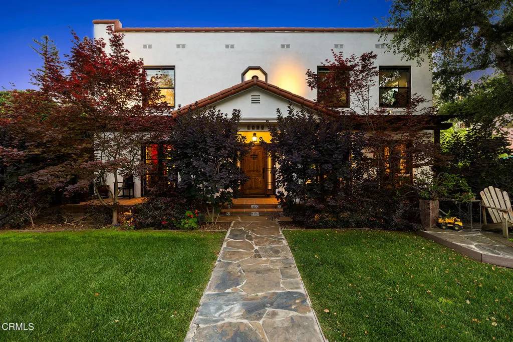 Altadena, CA 91001,1052 New York Drive