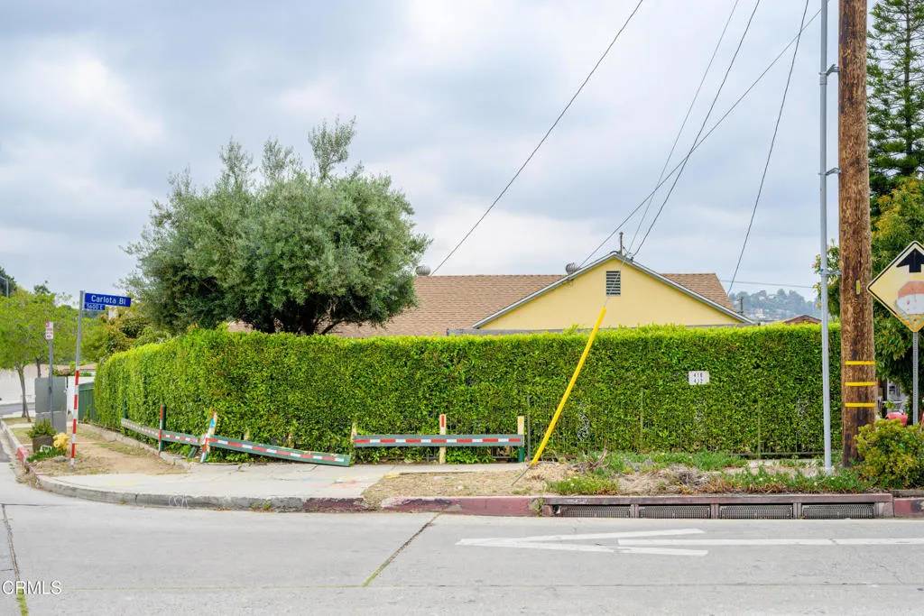 Los Angeles, CA 90042,5621 Carlota Boulevard