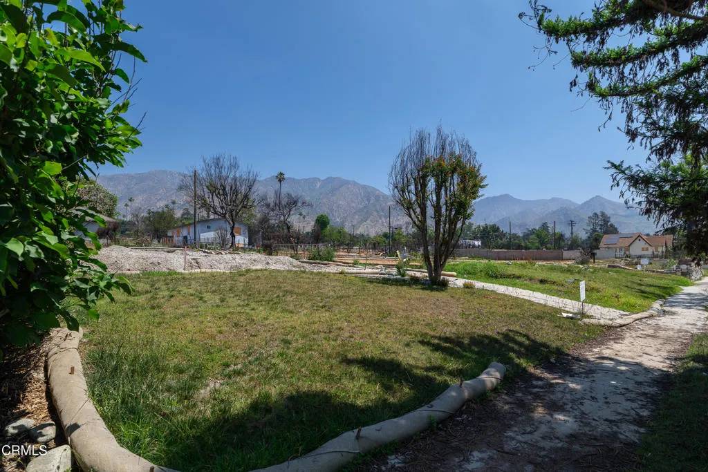 Altadena, CA 91001,955 E Mendocino