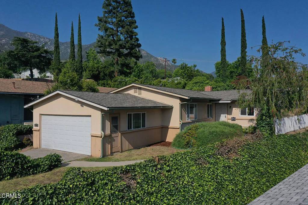La Crescenta, CA 91214,5020 Carolyn Way