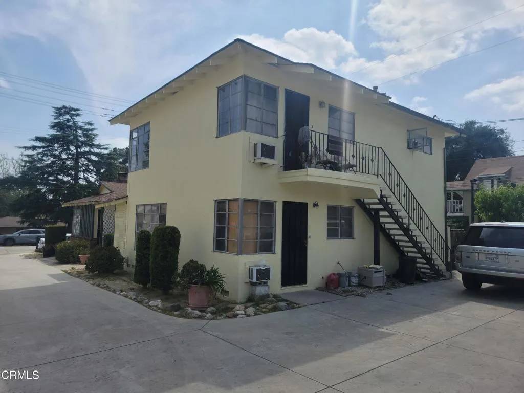 Altadena, CA 91001,637 W Altadena Drive