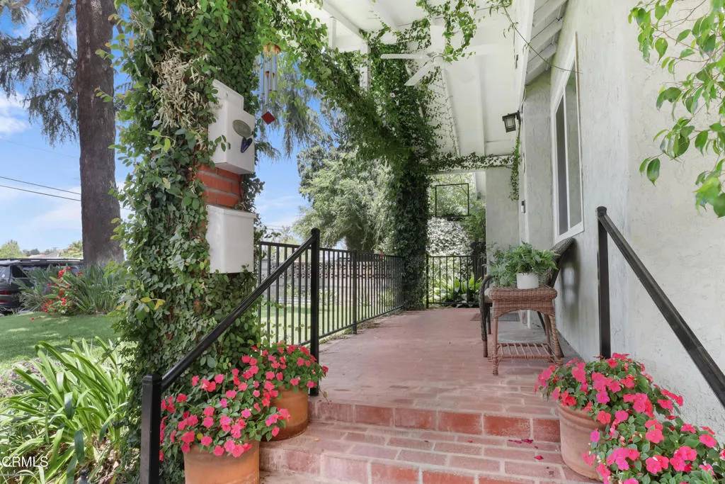 Altadena, CA 91001,2520 Casitas Avenue