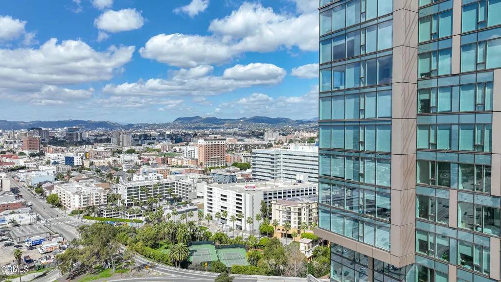 Los Angeles, CA 90017,889 Francisco Street #802