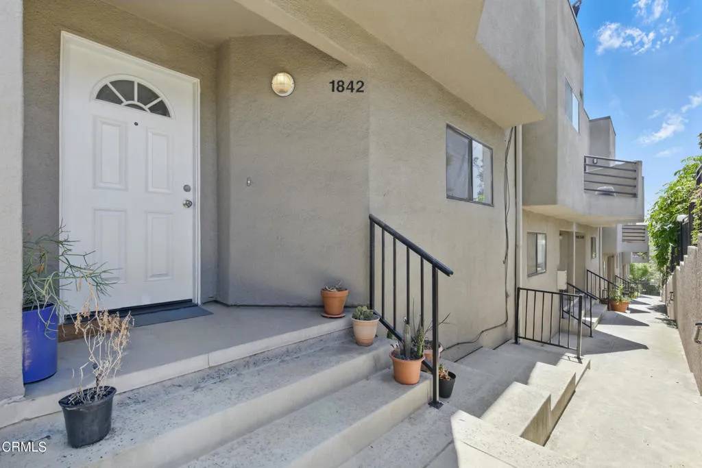 Los Angeles, CA 90026,1842 N Alvarado Street