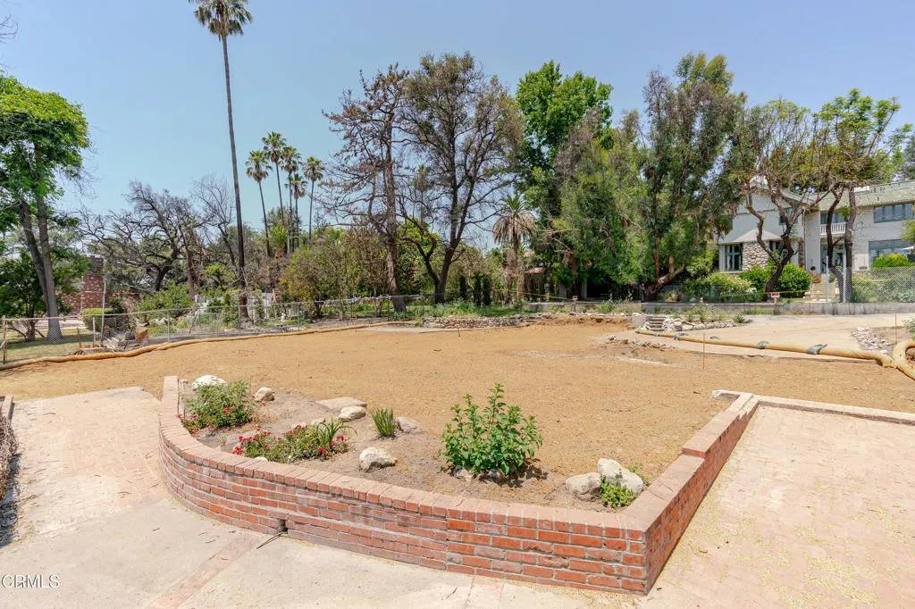 Altadena, CA 91001,238 E Mendocino