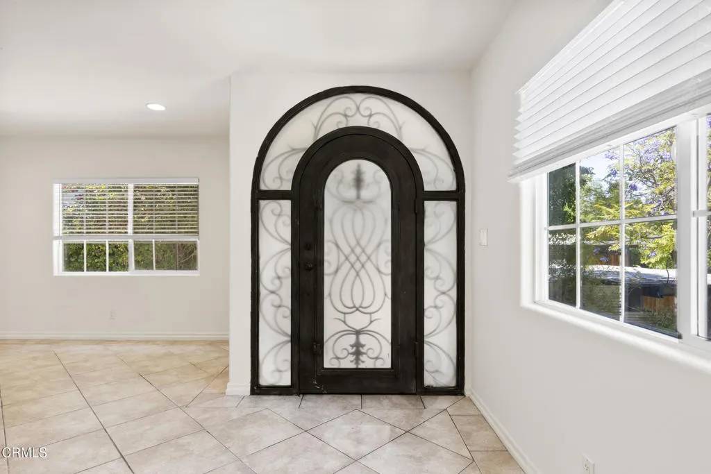 Woodland Hills, CA 91364,22364 Cass Avenue